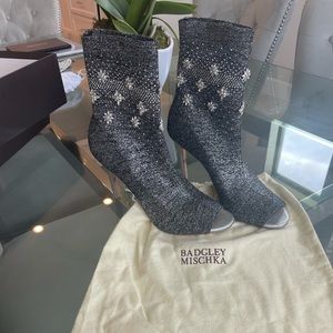 Badgley mischka booties
